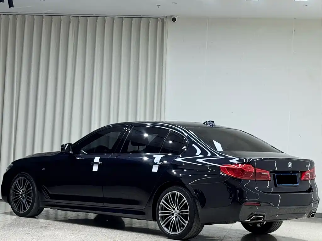 BMW 5 Series 2018 530Li Leading M Sports Package купить на сайте DeffCars