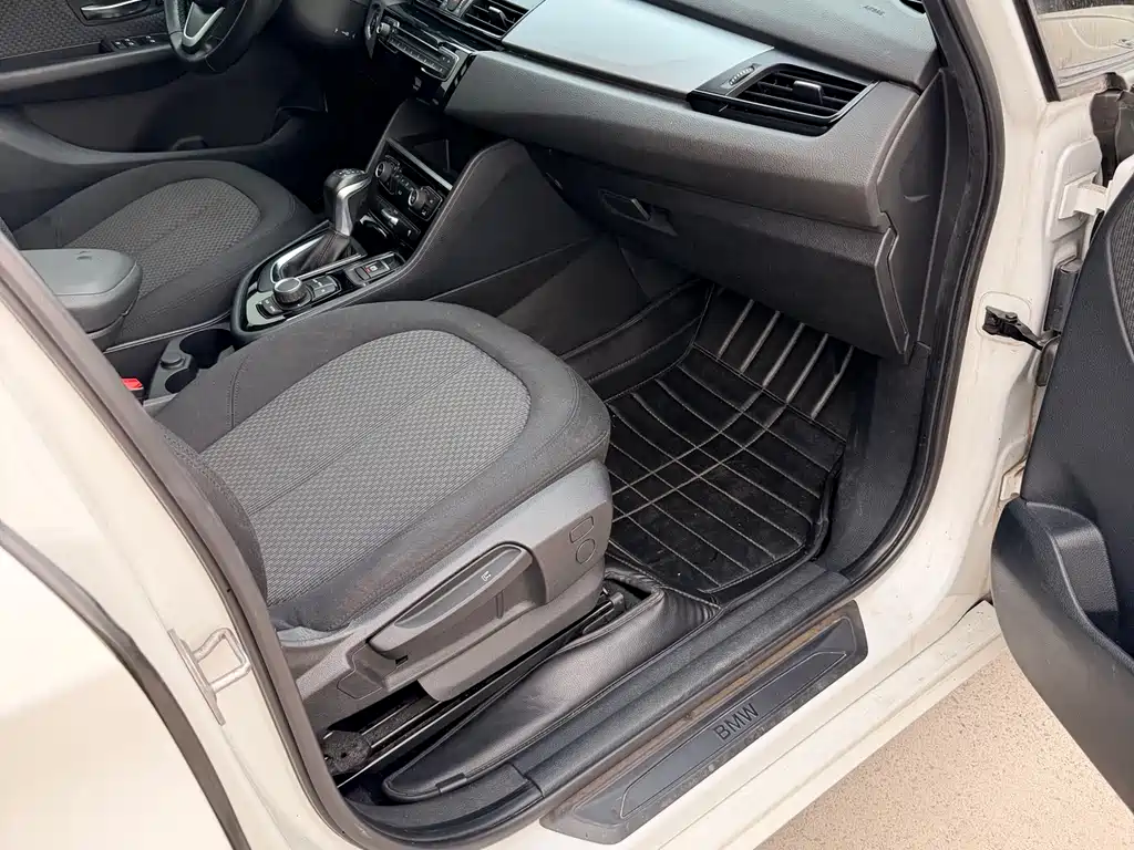 BMW 2 Series Multipurpose Station Wagon 2015 218i Leading Model купить на сайте DeffCars