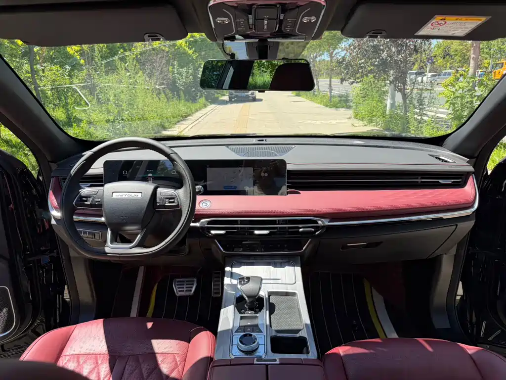 Jietu X70 PLUS 2023 model 1.5T DCT Brave PLUS 7 seats купить на сайте DeffCars