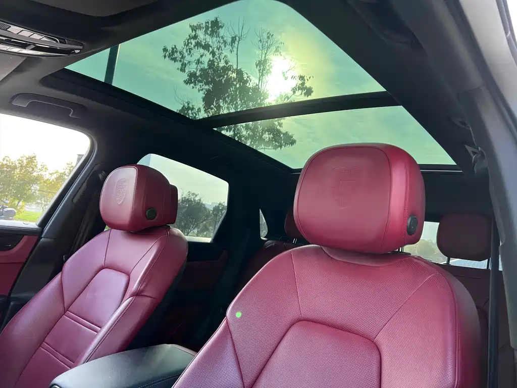 Cayenne New Energy 2022 Cayenne E-Hybrid 2.0T Platinum Edition купить на сайте DeffCars