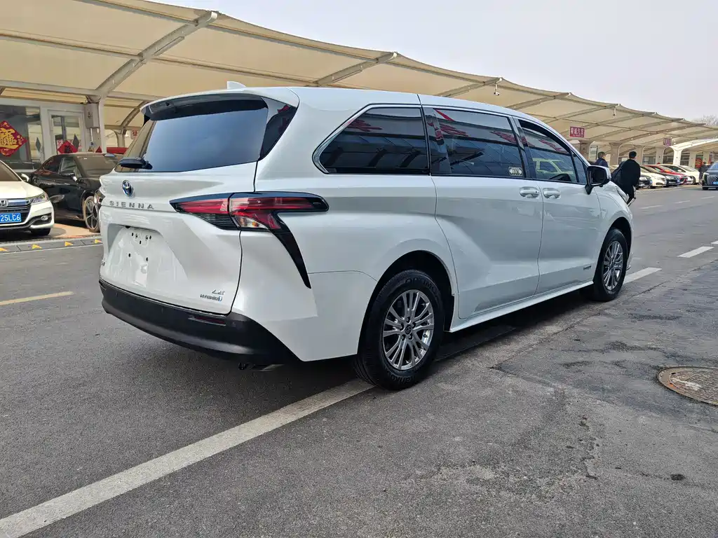 SIENNA 2023 2.5L Hybrid Comfort Edition купить на сайте DeffCars