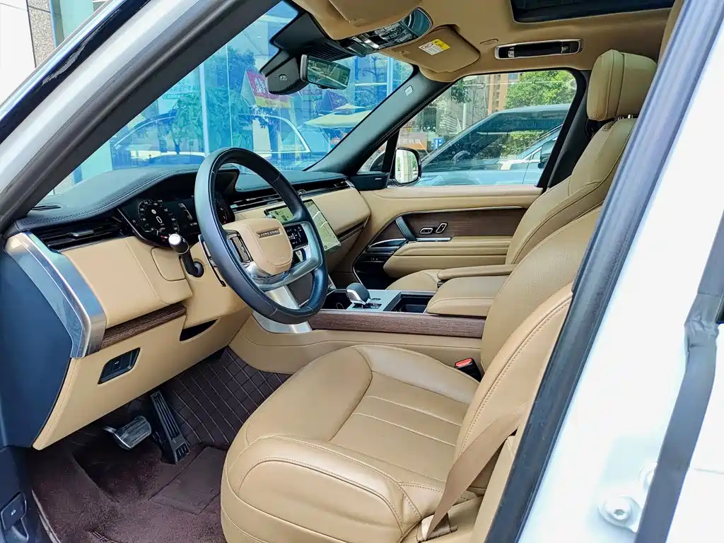 Range Rover 2024 3.0 L6 400PS Extended Edition, seven seats купить на сайте DeffCars