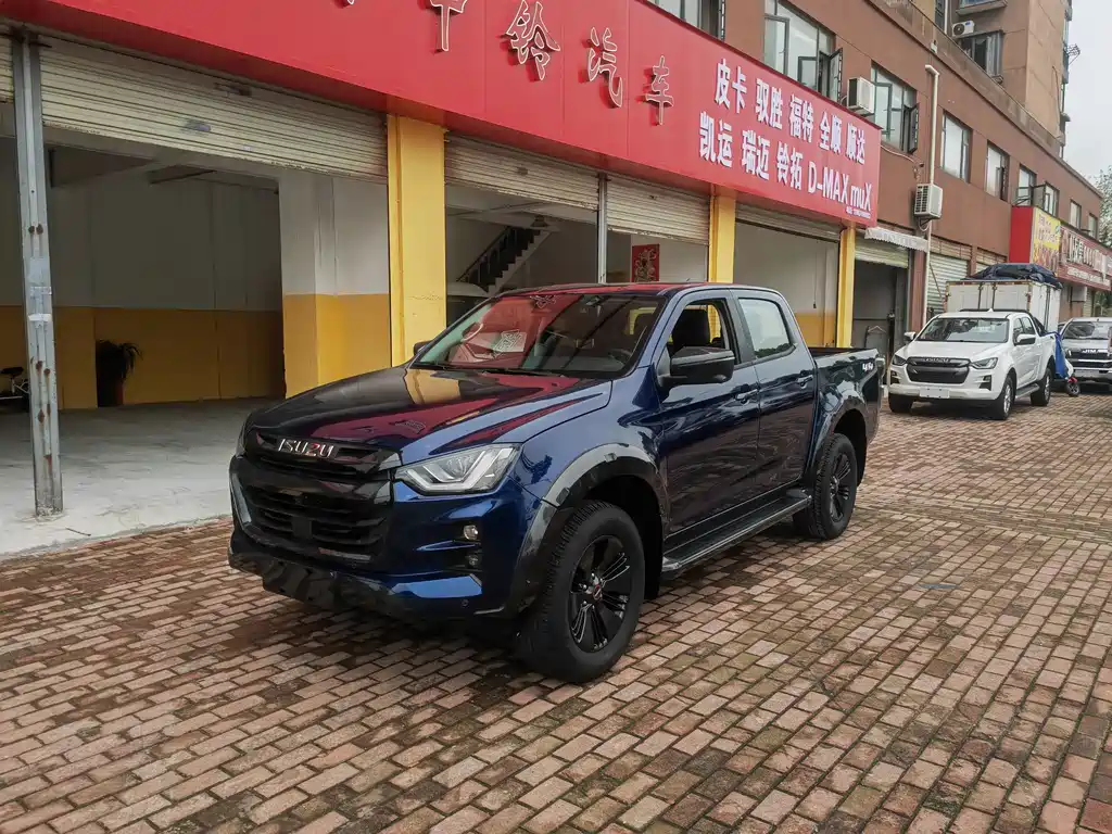 D-MAX 2023 1.9T automatic four-wheel drive V-CROSS joy collar type купить на сайте DeffCars