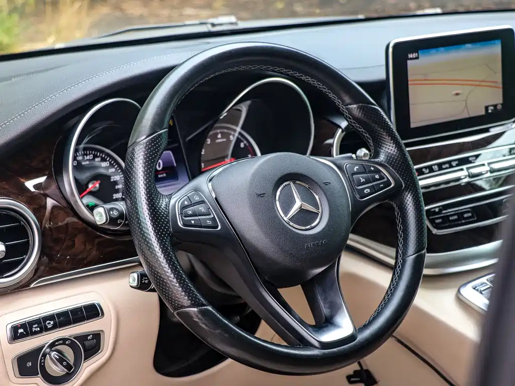 Mercedes-Benz V-Class 2016 V 260 Premium Edition купить на сайте DeffCars