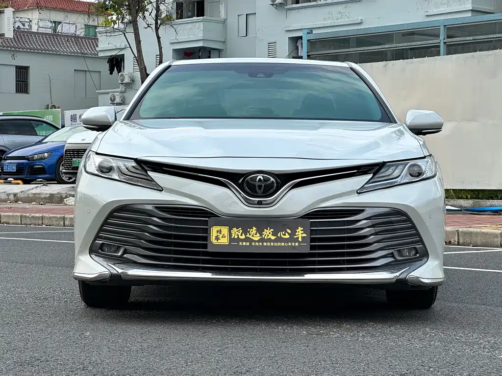 Camry 2018 2.0G Deluxe Edition купить на сайте DeffCars