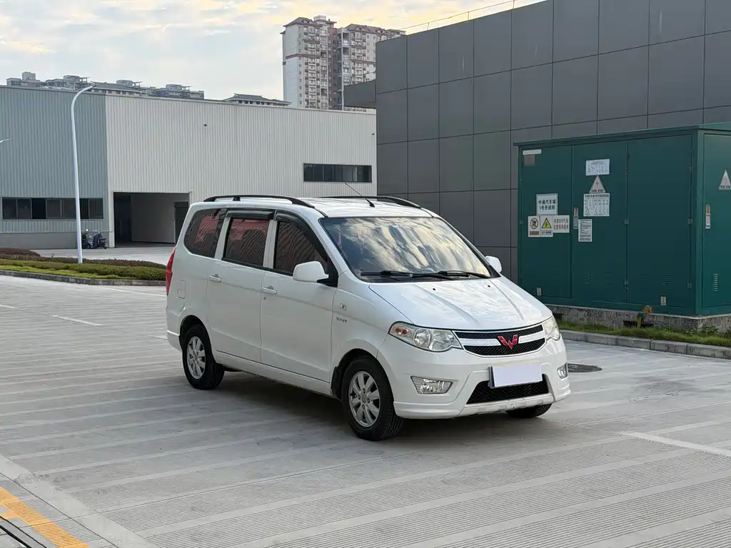 Wuling Hongguang 2016 1.5L facelift S comfort model купить на сайте DeffCars