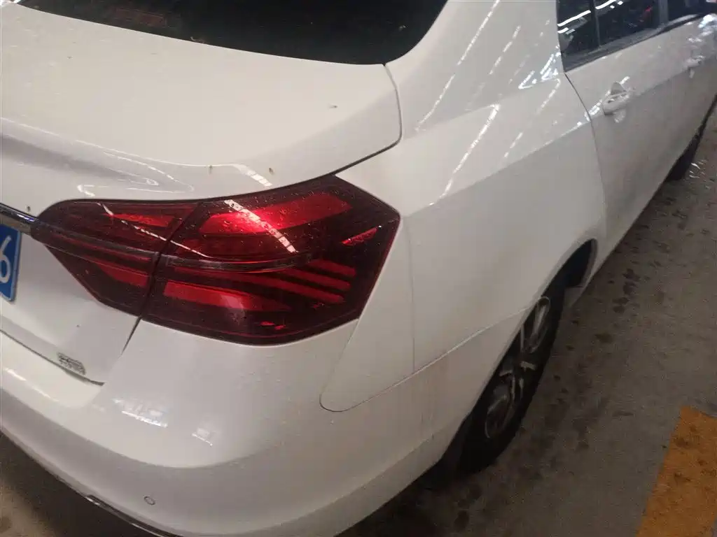 Emgrand 2019 Leading Edition 1.5L CVT Luxury Type National VI купить на сайте DeffCars