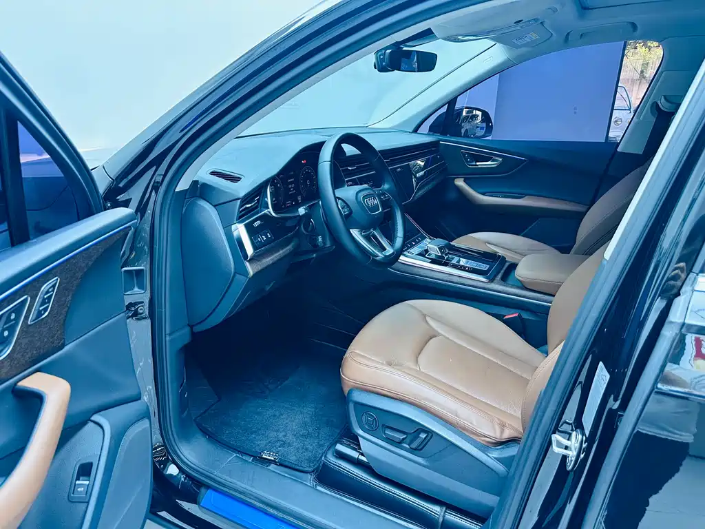 Audi Q7 2022 45 TFSI quattro S line sport купить на сайте DeffCars