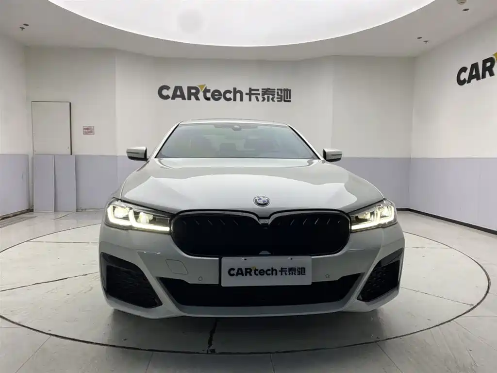 BMW 5 Series 2023 530Li Leading M Sports Package купить на сайте DeffCars