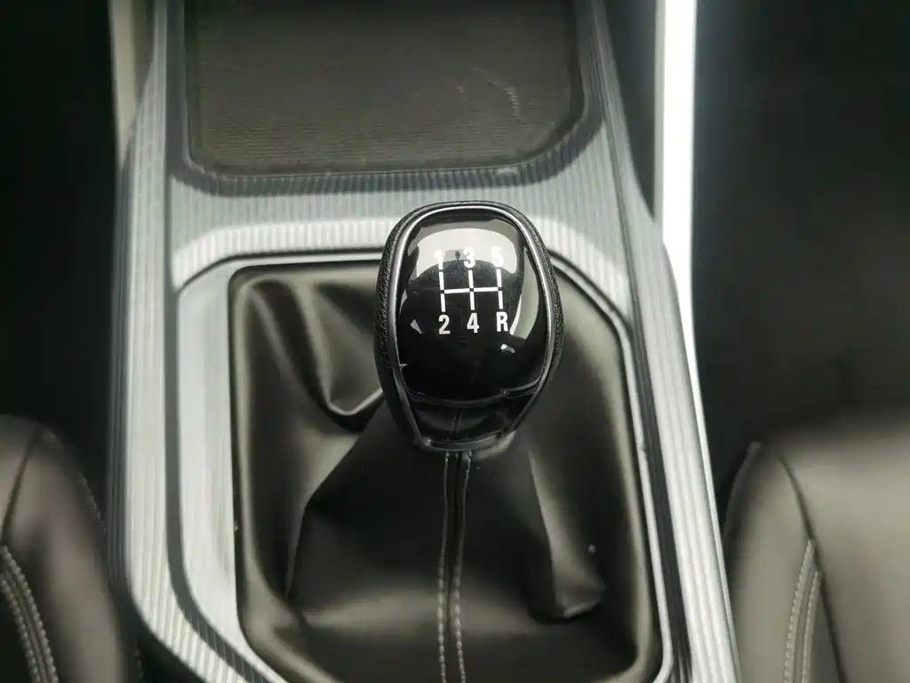 Emgrand 2025 4th Generation 1.5L Manual Dragon Edition купить на сайте DeffCars
