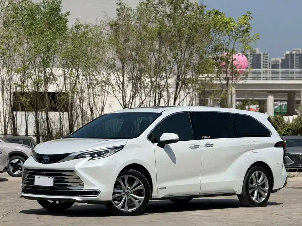 SIENNA 2023 2.5L Hybrid Premium Edition купить на сайте DeffCars
