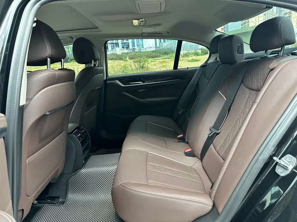 BMW 5 Series 2021 525Li Luxury Package купить на сайте DeffCars