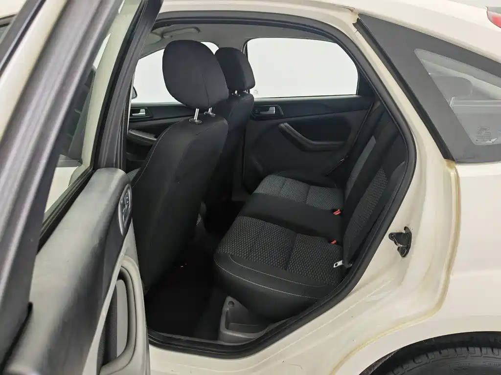 Focus 2013 hatchback classic 1.8L automatic basic model купить на сайте DeffCars
