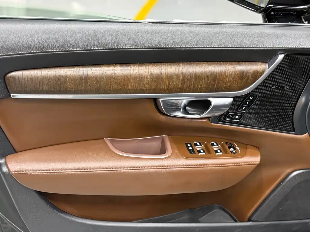 Volvo S90 2022 B5 Zhiyuan Luxury Edition купить на сайте DeffCars
