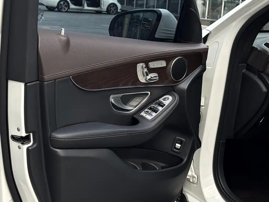 Mercedes-Benz GLC 2021 GLC 260 L 4MATIC luxury model купить на сайте DeffCars