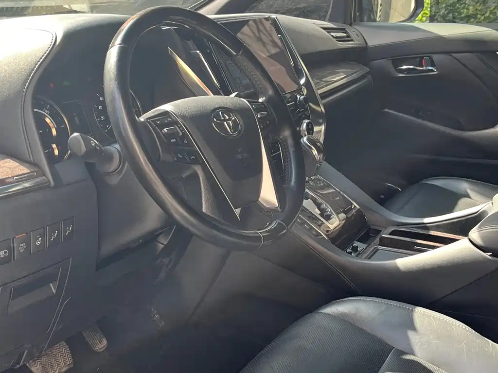 Wilfa 2021 Crown Dual Engine 2.5L HV Premium Edition купить на сайте DeffCars