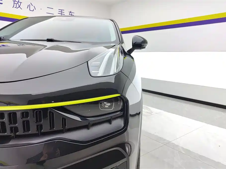 Lynk & Co 05 2022 2.0TD two-wheel drive shines Halo купить на сайте DeffCars