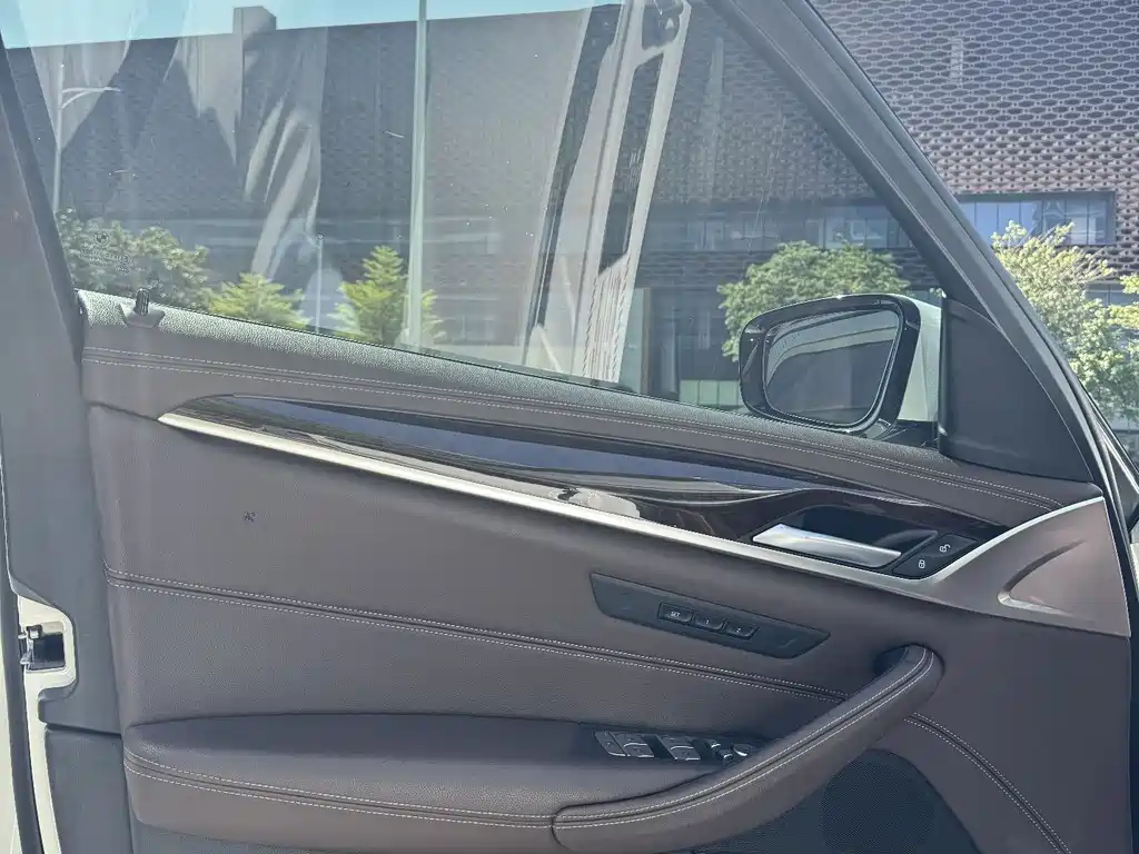 BMW 5 Series 2020 525Li Luxury Package купить на сайте DeffCars
