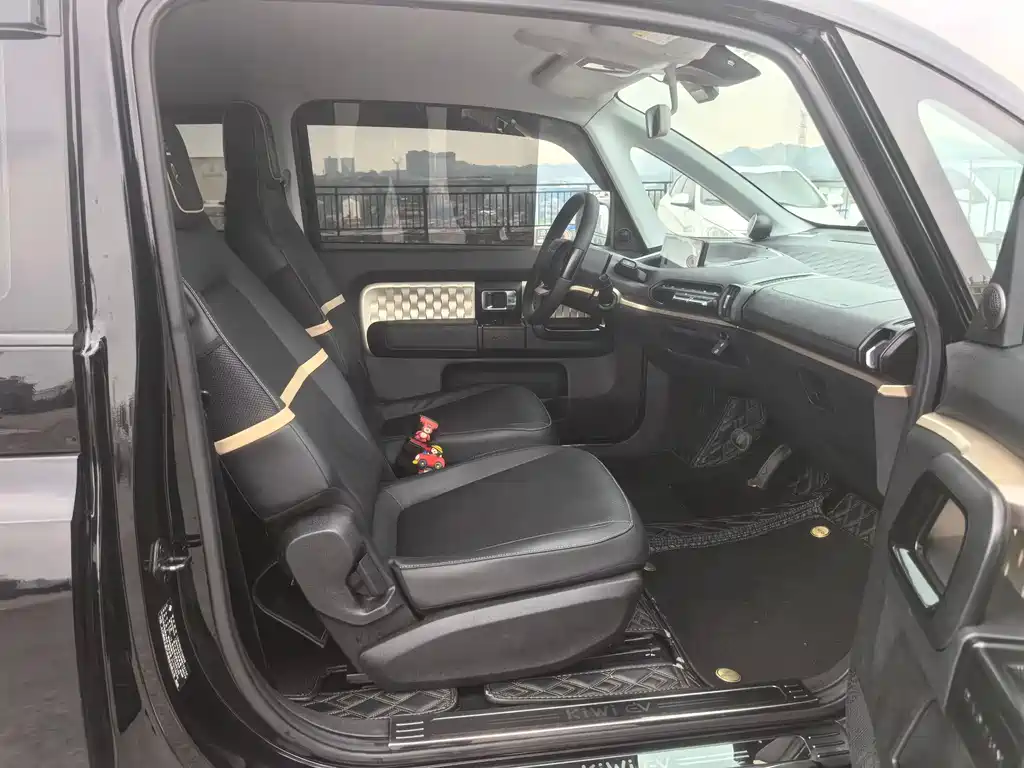 Baojun KiWi EV 2022 Artist’s Light Edition ternary lithium купить на сайте DeffCars