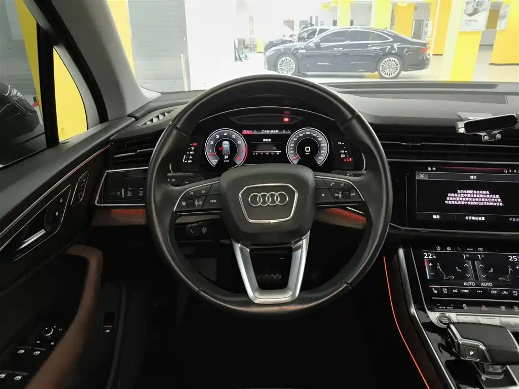 Audi Q7 2021 55 TFSI quattro S line sports version купить на сайте DeffCars