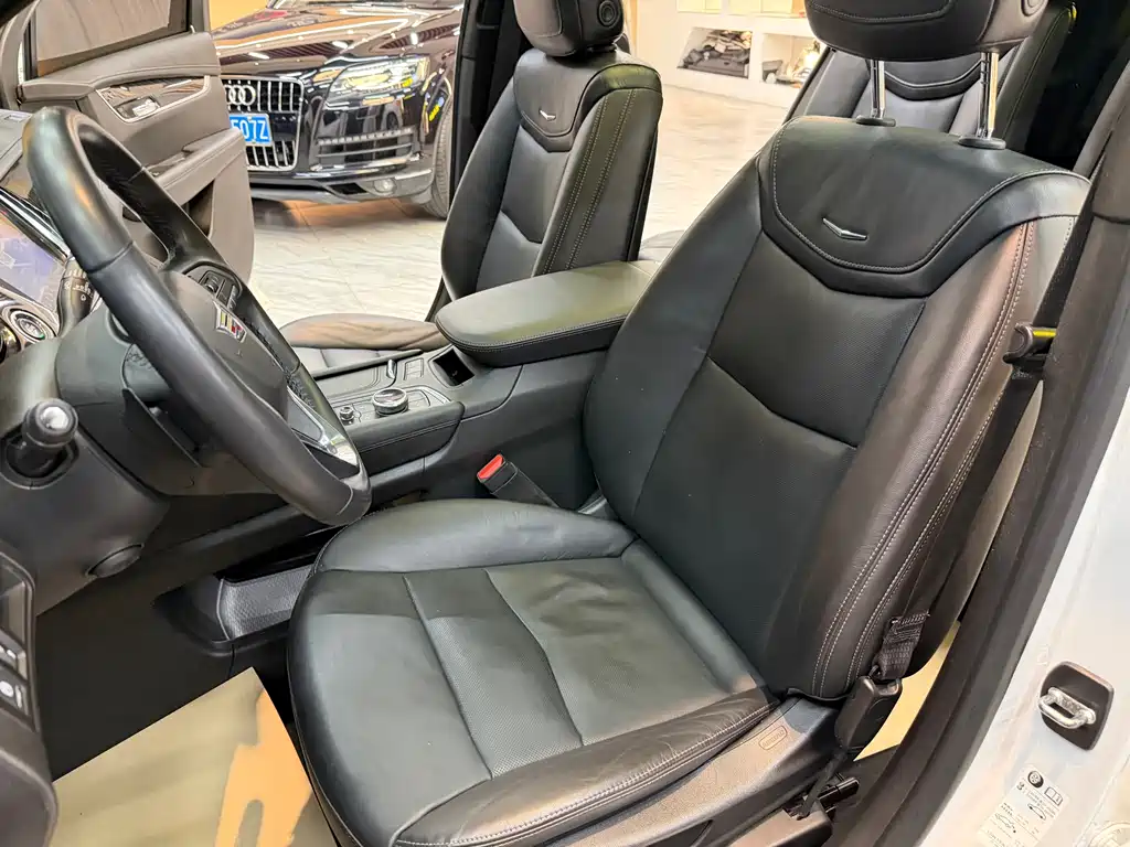 Cadillac XT6 2020 28T six-seat four-wheel drive luxury model купить на сайте DeffCars