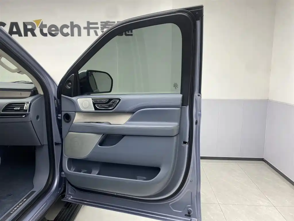 Navigator 2020 3.5T President Series купить на сайте DeffCars