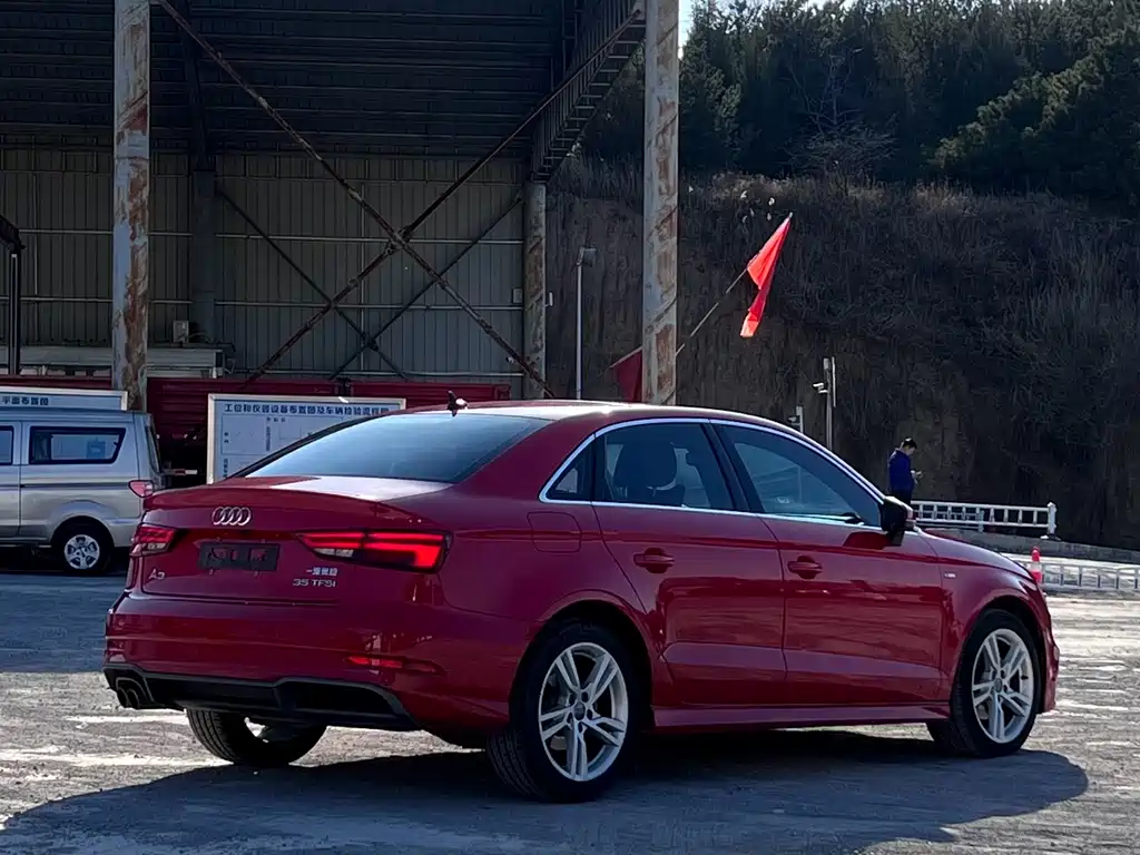 Audi A3 2019 Limousine 35 TFSI Fashion Type National VI купить на сайте DeffCars