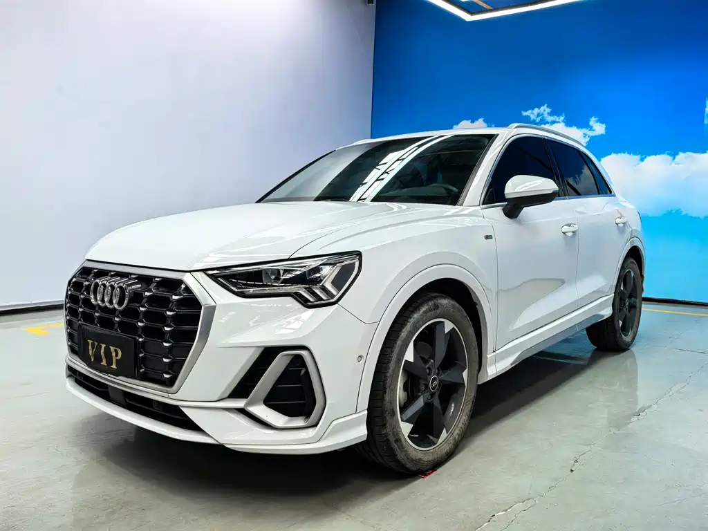 Audi Q3 2022 35 TFSI Fashionable and Dynamic купить на сайте DeffCars