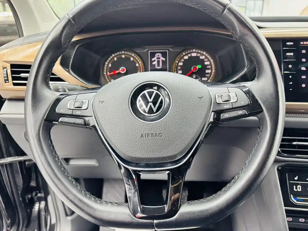 Tuyue 2022 280TSI two-wheel drive luxury version купить на сайте DeffCars
