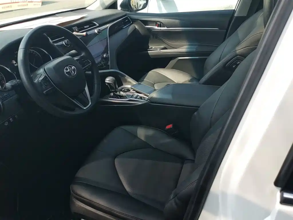 Camry 2019 2.5G Deluxe Edition National V купить на сайте DeffCars