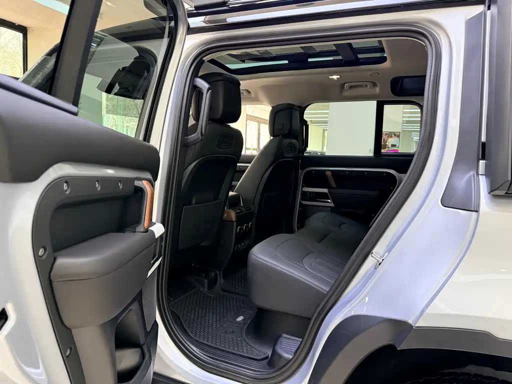 Land Rover Defender 2021 110 P400 Dark Special Edition купить на сайте DeffCars