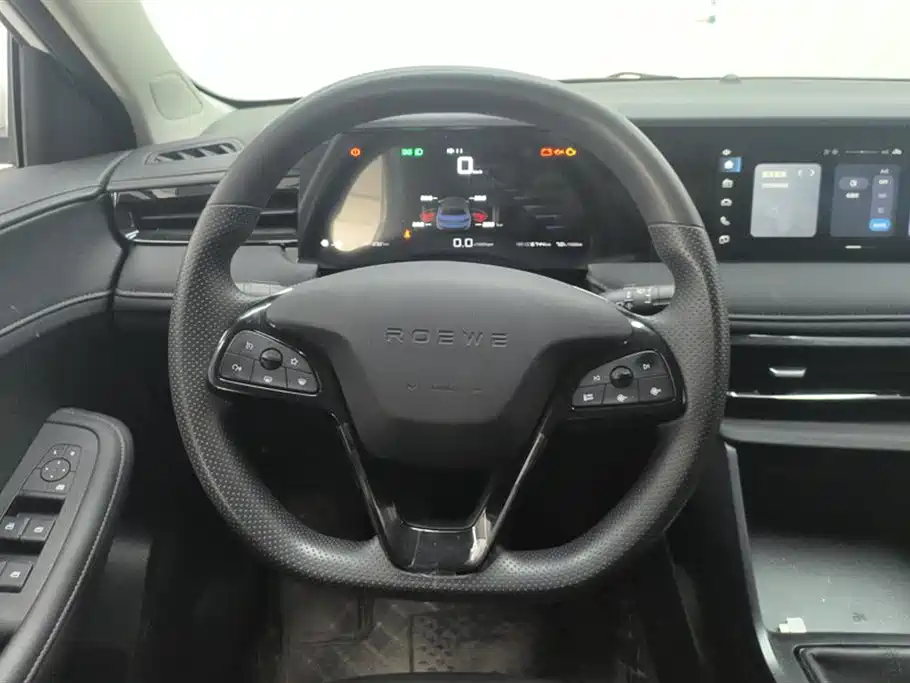 Roewe i5 2026 1.5L Manual Comfort Edition купить на сайте DeffCars