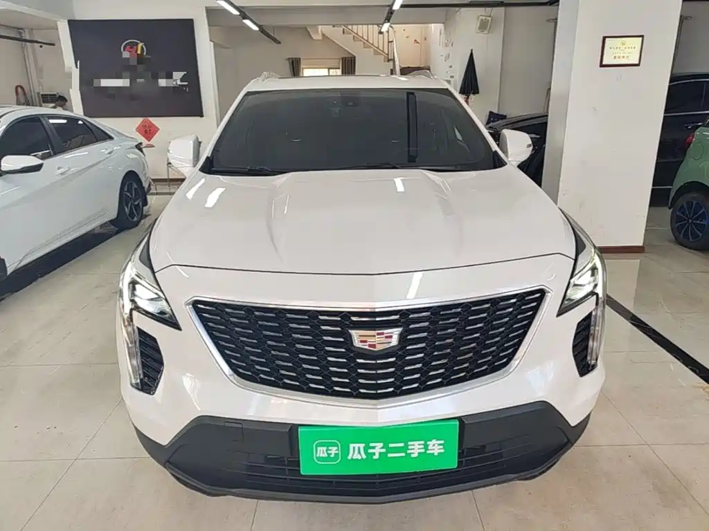Cadillac XT4 2022 28T two-wheel drive fashion model купить на сайте DeffCars