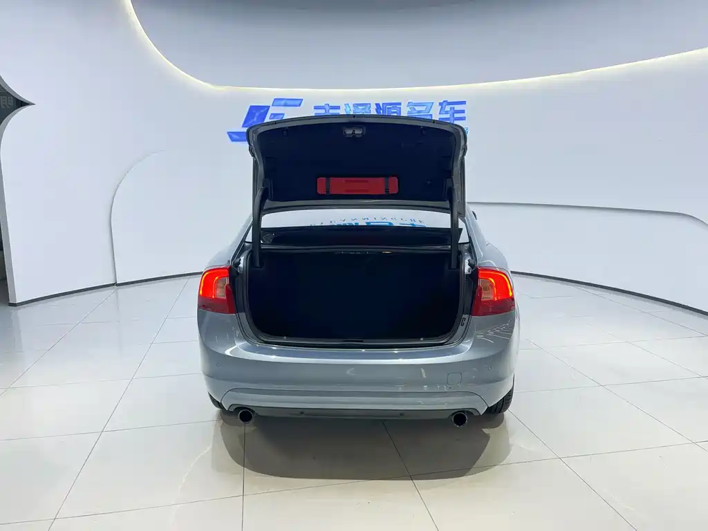Volvo S60 2017 S60L T3 Smart Edition купить на сайте DeffCars