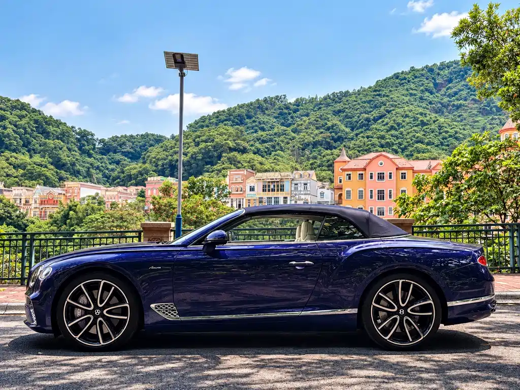 Continental 2023 4.0T GT V8 Convertible Yadu Edition купить на сайте DeffCars