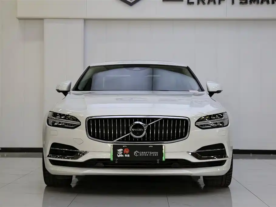 Volvo S90 Plug-in Hybrid 2019 T8 E-Drive Hybrid Honor Edition 3 Seats National VI купить на сайте DeffCars