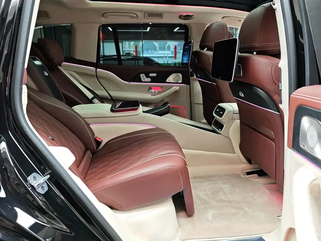 Maybach GLS 2025 GLS 600 4MATIC Extreme Night Edition купить на сайте DeffCars