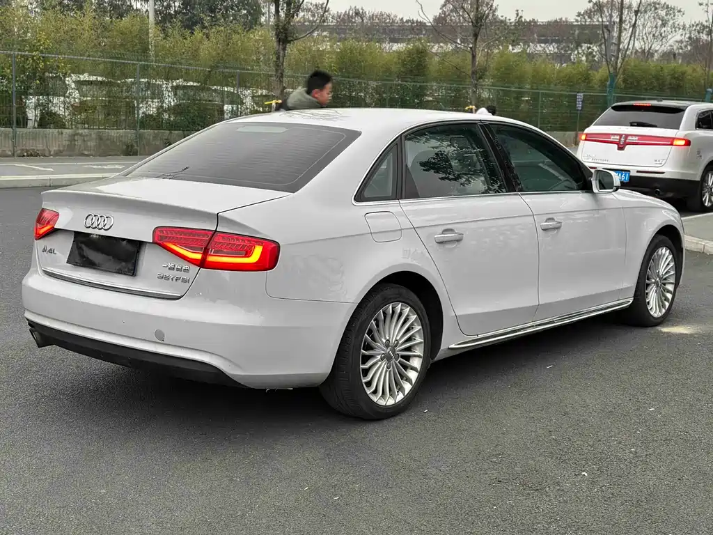 Audi A4L 2016 35 TFSI Collector's Edition S line Comfort купить на сайте DeffCars