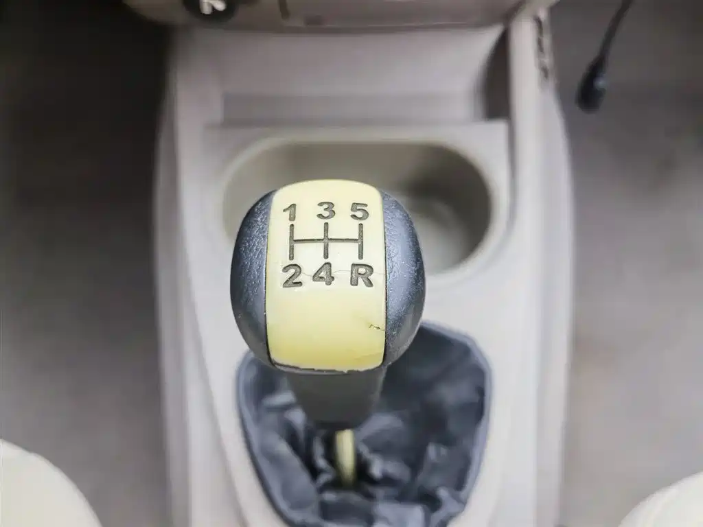 Wuling Hongguang 2013 1.5L Comfort Type купить на сайте DeffCars