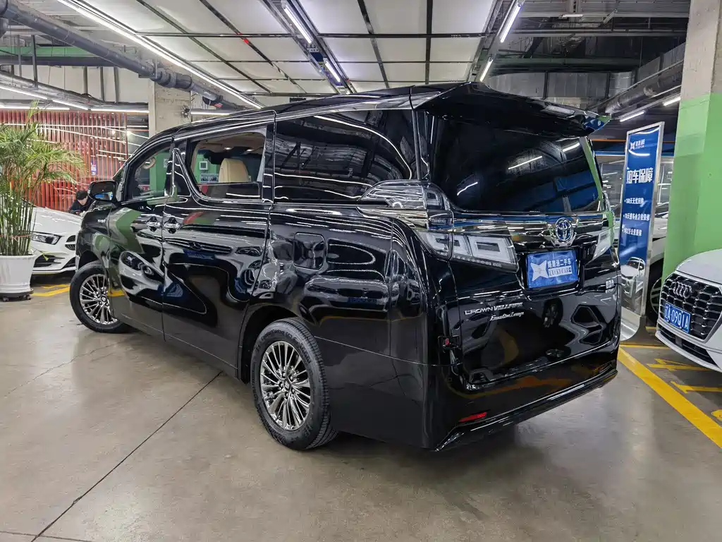 Wilfa 2021 Crown Dual Engine 2.5L HV Extreme Edition купить на сайте DeffCars