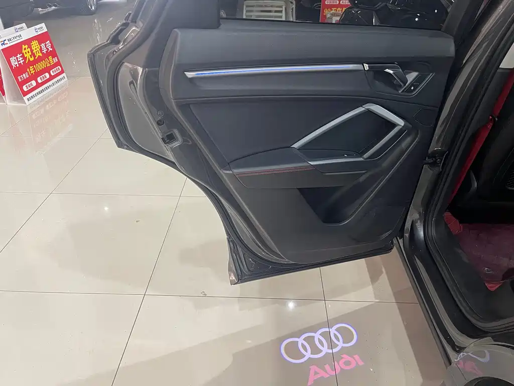 Audi Q3 2020 40 TFSI Fashionable and Dynamic купить на сайте DeffCars