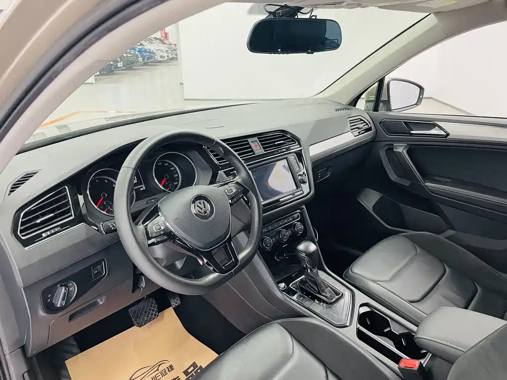 Tiguan L 2017 330TSI automatic two-wheel drive luxury version купить на сайте DeffCars
