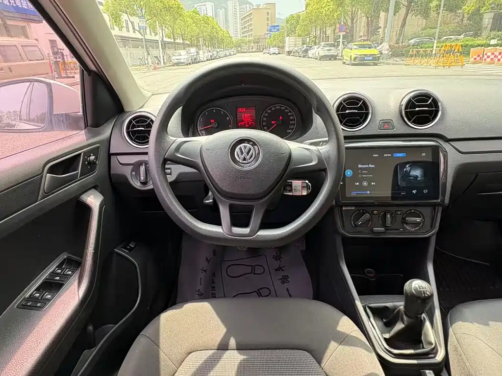 Jetta 2017 1.4L manual fashion model купить на сайте DeffCars
