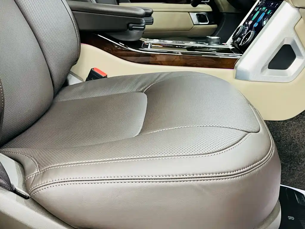 Range Rover 2022 3.0 L6 400PS Legendary Extended Classic Edition купить на сайте DeffCars