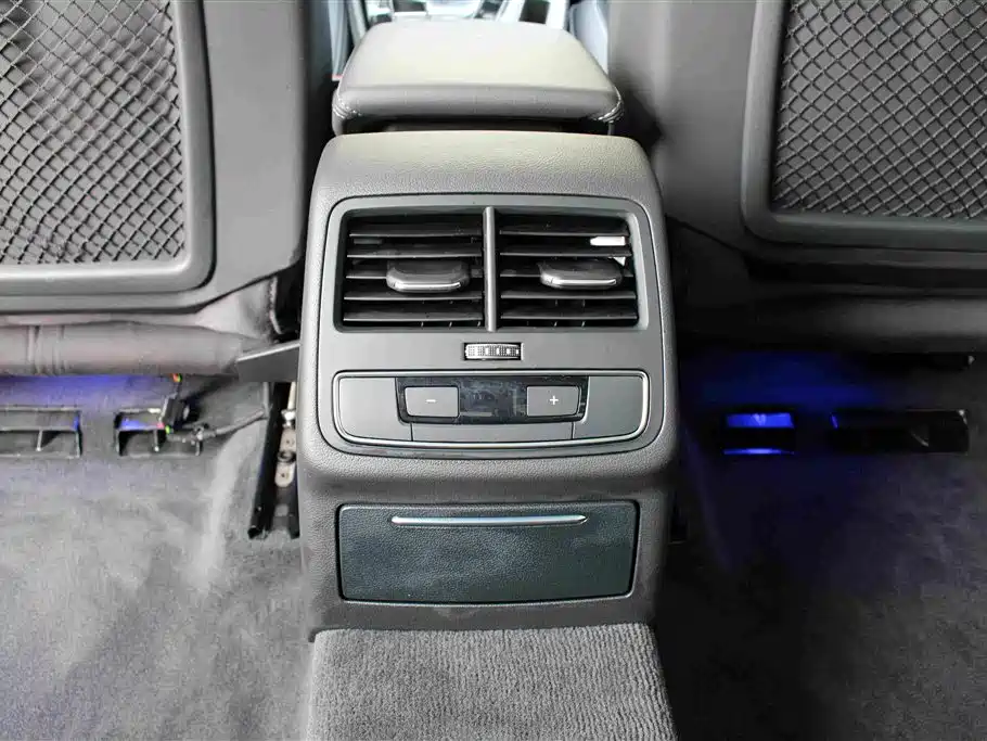 Audi A4L 2023 40 TFSI luxury and dynamic model купить на сайте DeffCars