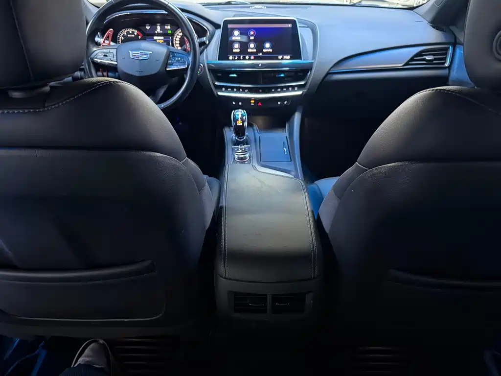 Cadillac CT5 2022 28T luxury model купить на сайте DeffCars