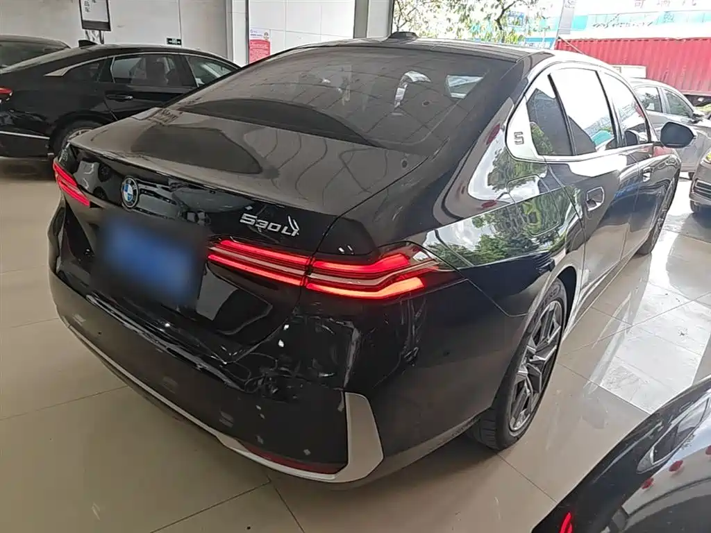 BMW 5 Series 2024 530Li Leading Luxury Package купить на сайте DeffCars