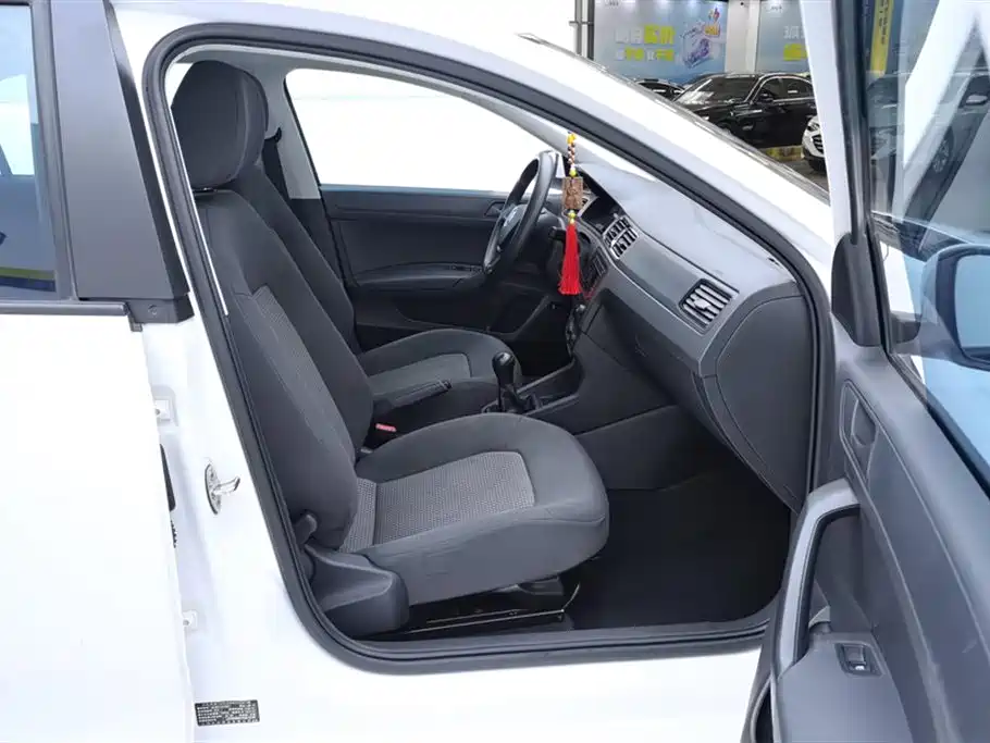 Santana 2021 1.5L Manual Fashion Edition купить на сайте DeffCars