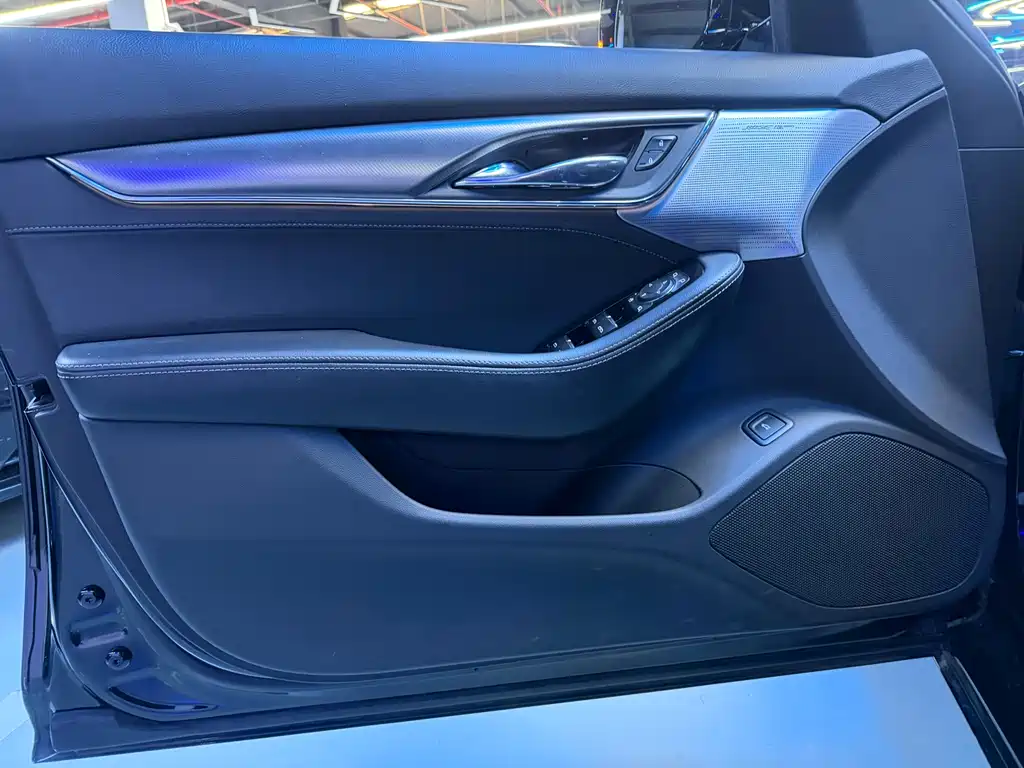 Cadillac CT5 2022 28T luxury model купить на сайте DeffCars