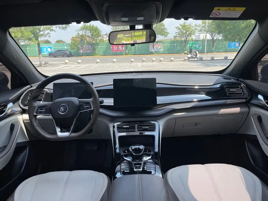 Qin PLUS 2024 Honor Edition DM-i 55KM Leading Model купить на сайте DeffCars